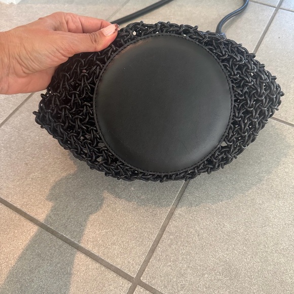 Clare v Elegant Black Woven leather georgette Bag - Picture 4 of 6